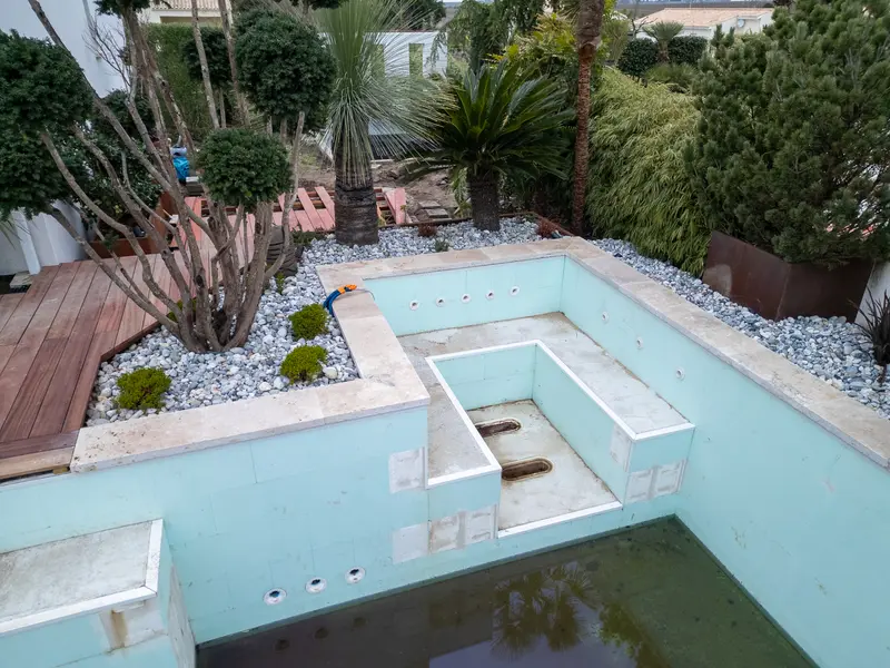 La villa au crépuscule, vue du ciel