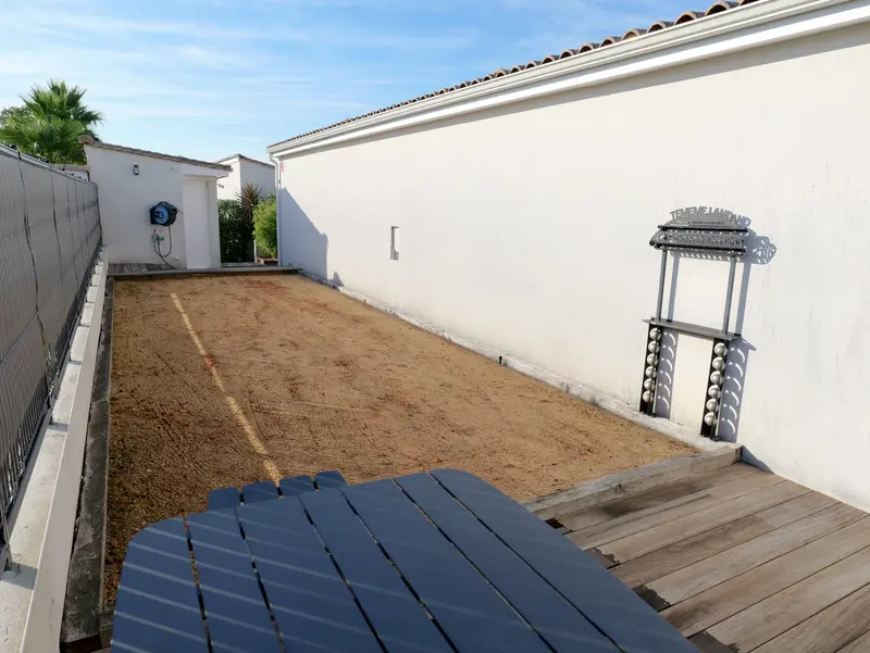 Le terrain de pétanque sablé